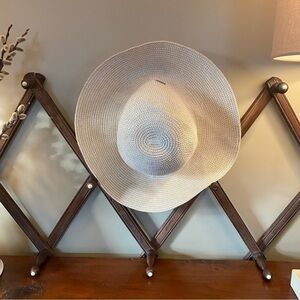 BETMAR New York Beach Hat, Women’s, Floppy & Packable, Light Beige